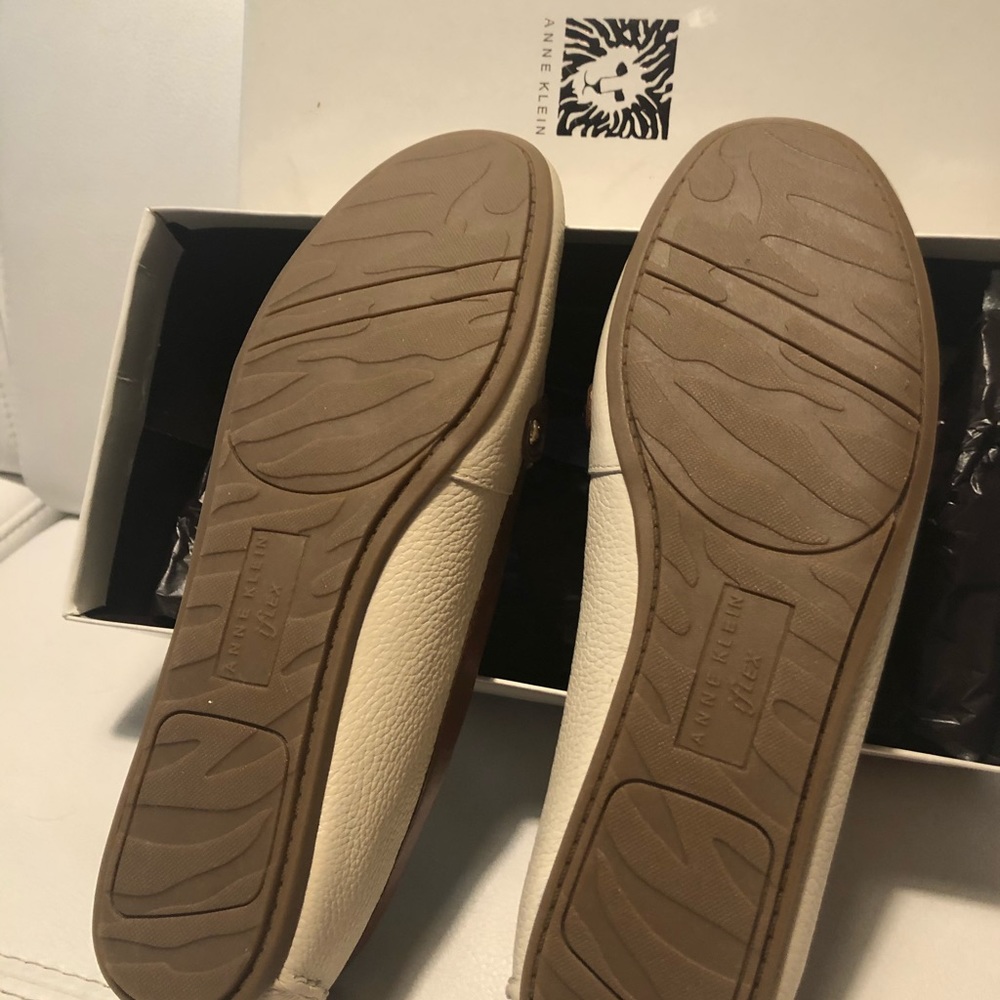 Brand new Anne Klein shoes - Picture 3 of 4